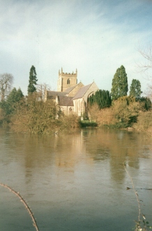 Picture of Kempsey Church over Floods (38Kb)