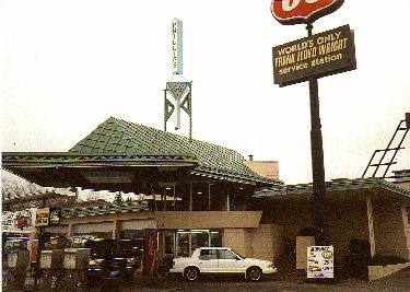 [image of front of gas station]