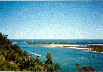 lakeentrance.jpg (29957 bytes)