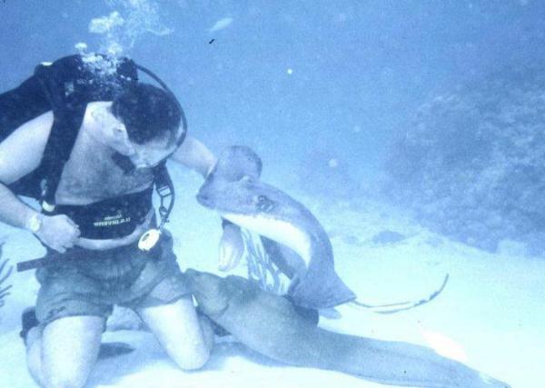 Bobby holding court with the ladys