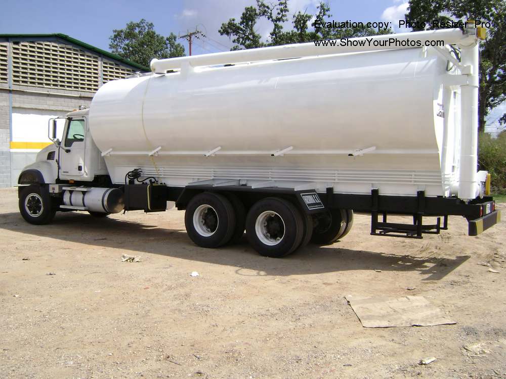 camion granelero con descarga automatica