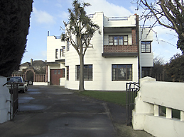 Moderne Style house, exterior, Terenure, Dublin, Ireland from Art Deco Ireland