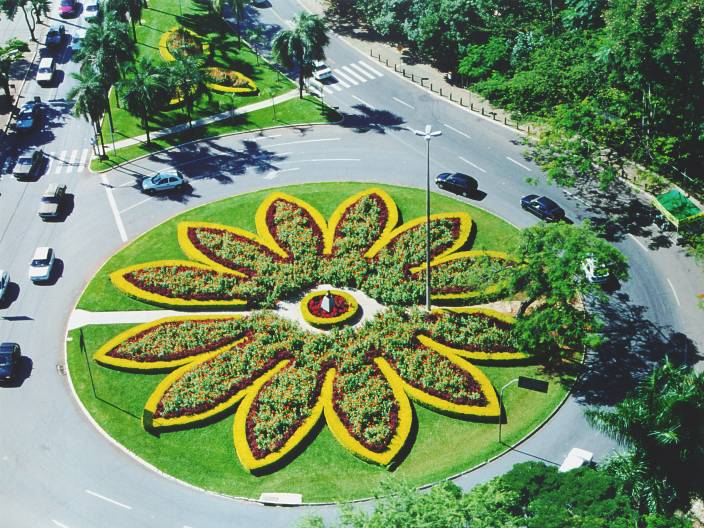 é a terceira cidade mais arborizada do mundo, perdendo apenas para é a terceira cidade mais arborizada do mundo, perdendo apenas para
