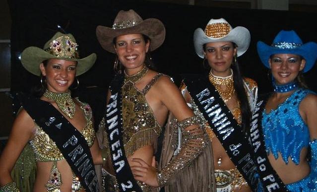 foto da Rainha e Princesa da Festa do Peão de Guaira 2006