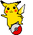 Pikachu brincando com a Pke-bola