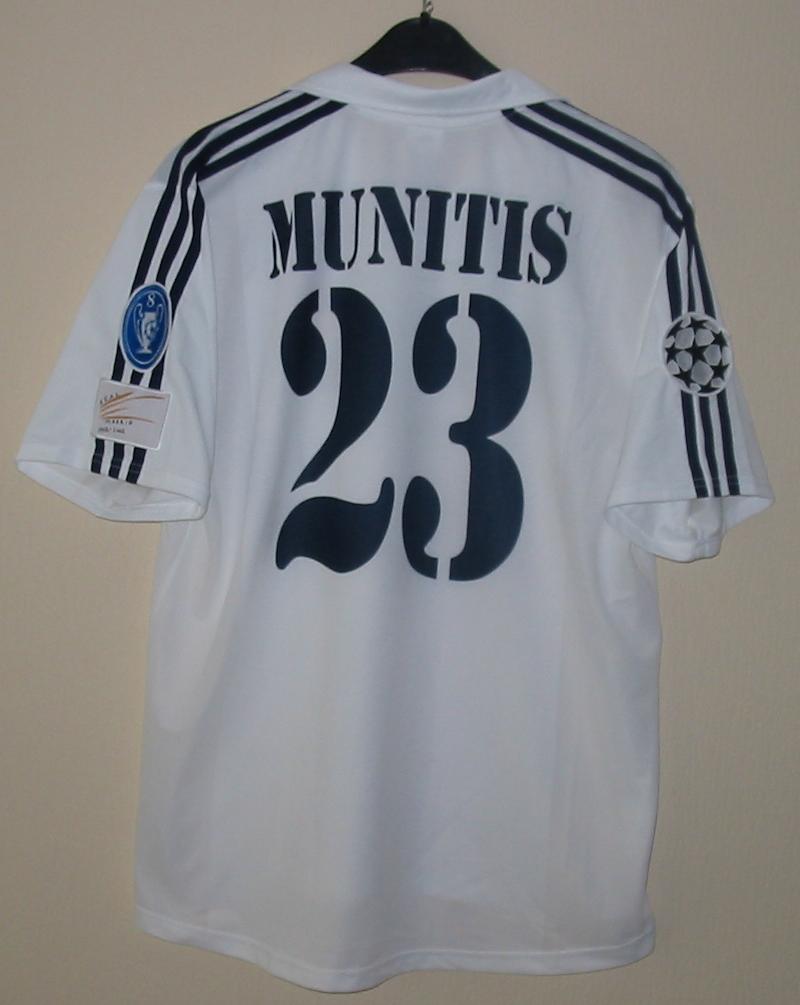 Real Madrid home shirt Munitis