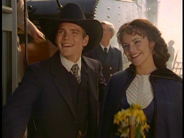 Scott Bairstow and Christianne Hirt as 'Newt and Hannah Call'