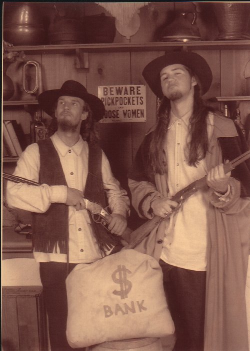 Que guapos son estos banditos!