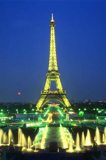 Eiffel.jpg (40174 bytes)