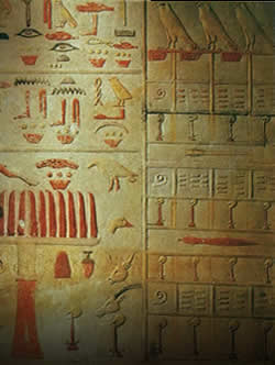 Tres tipos de escritura usaron los egipcios la jeroglífica, la hierática y la demótica.