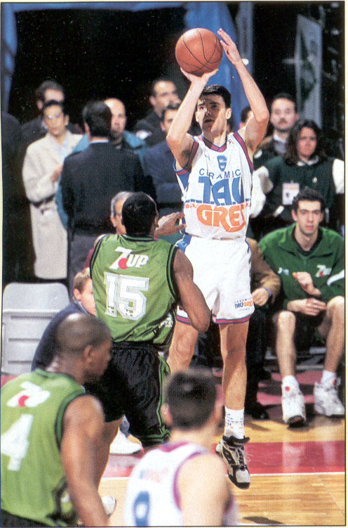 VELIMIR PERASOVIC (Amplia la imagen)