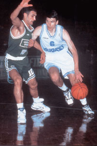 VELIMIR PERASOVIC vs Peter Naumoski (Amplia la imagen)
