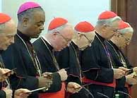 Los obispos durante la reunin con el Papa. (AP) 