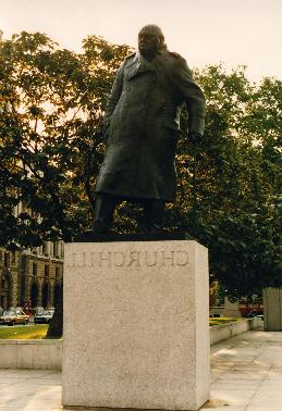 Statue of Churchill in London
