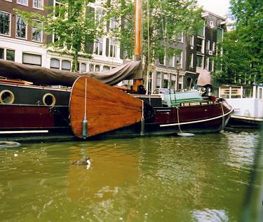 Bateaux sur les rives d'Amsterdam