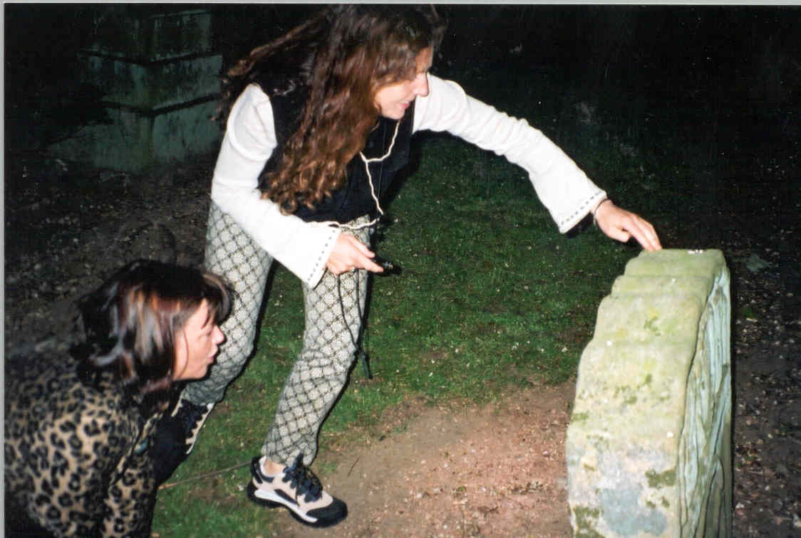 Kay shows Fee how to "head" off (but note "stoned")