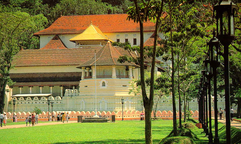 Temple in the 2nd largest city Kandy