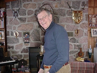 george-fireplace.jpg (69531 bytes)