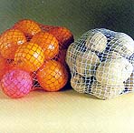 Imagen: Ejemplo de frutas envasadas en malla tejida punto rombo