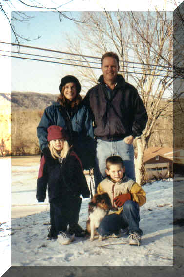 Carson&fam.jpg (187836 bytes)