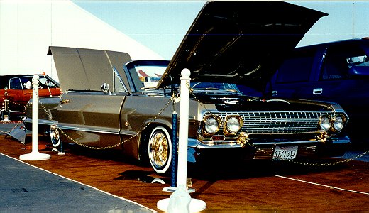 Lowrider Magazine has professional photographs Other lowrider pages have 