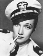 Antes de su lanzamiento internacional en &quot;El Angel Azul&quot; (1930, Josef Von Sternberg), Marlene había participado en varios films alemanes como actriz ... - marlene2