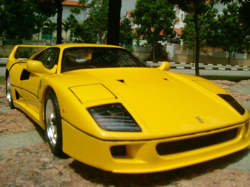 ferrari f40 yellow