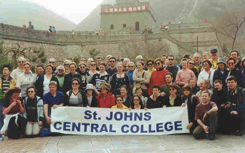 Students and teachers at the Great Wall of China