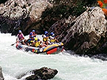Saliendo de David, Boquete o Cerro Punta, sienta al mximo la adrenalina con un recorrido de River Rafting a travs de ros caudalosos.