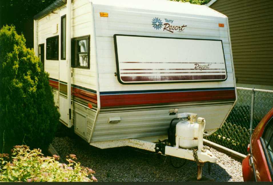 We started with a 1979 23' Layton travel trailer, which