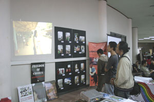 Pemutaran video di pameran