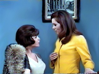 Emma tells Tara the importance of tea-stirring
