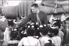 gratuitous pic of King M with kiddies