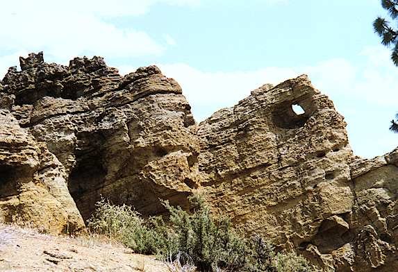 The rocks at Howards Gulch