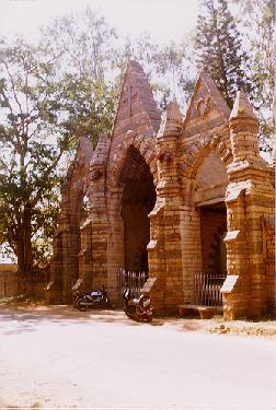 Entrance to the Roman Catholic Cemetery, Hosur Road