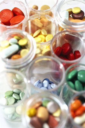 Old Medicine Disposal Google image from http://todaysseniorsnetwork.com/Prescription%20pills,%20medicines,%20medication.jpg