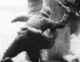 soldier throwing Stielhandgranate 24