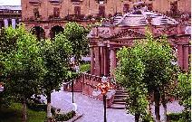 LA PLAZA DE ARMAS