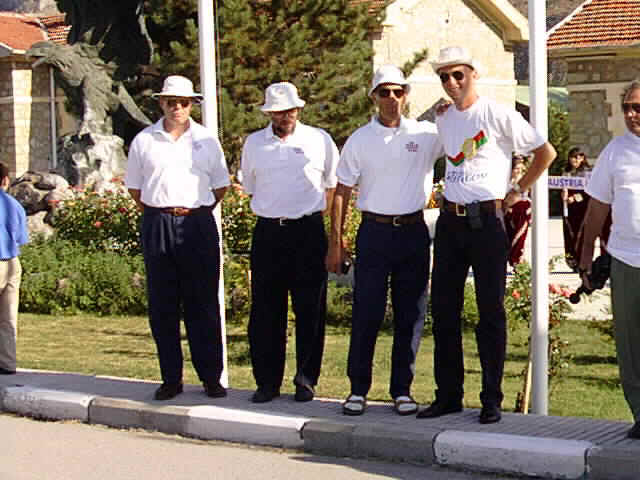 US_team.JPG (71192 bytes)