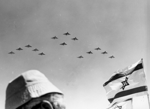 a formation
      of 14 vautours in one of the independence days flypast
