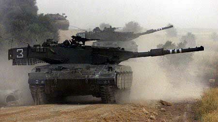 Israeli tanks withdraw