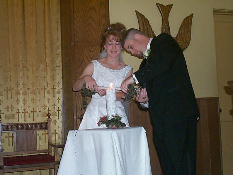 candle1.jpg (40048 bytes)