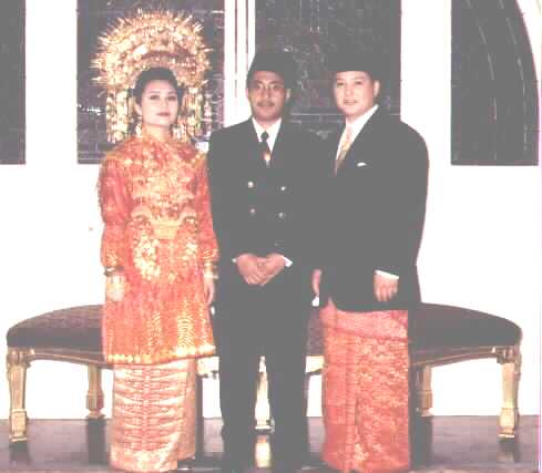 This is me (Heru)on my cousins wedding in San Fransisco 1997