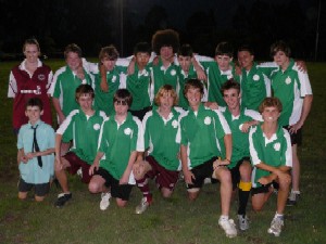 Inaugural under 15 team 01/11/07: Back row � Coach Jacqueline Peacock, Andrew Pullar, Aidan Waldron, John �Wangy� Wang, Malcolm Gill, Harold Peacock, Tim Edwards, two ring-ins; Front row � Murray Peacock, Ryan Butt, Callum Monks, Jesse Dixon, two more ring-ins, Nick Bertoli-Simmonds