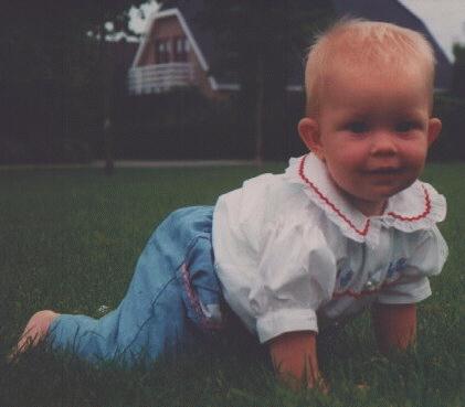 Krizia crawling in Dronten.