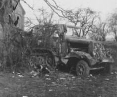 German halftrack scout vehicle - Model 251