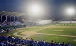 estadio_yeyo1.jpg (4624 bytes)