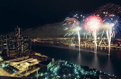 Photo by David P. Gilkey / Detroit Free Press - 1997 Detroit Independence Day Fireworks