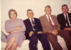 fourwalkers.jpg (17090 bytes)