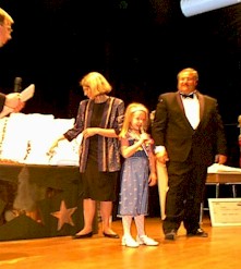 Linsey making acceptance speech